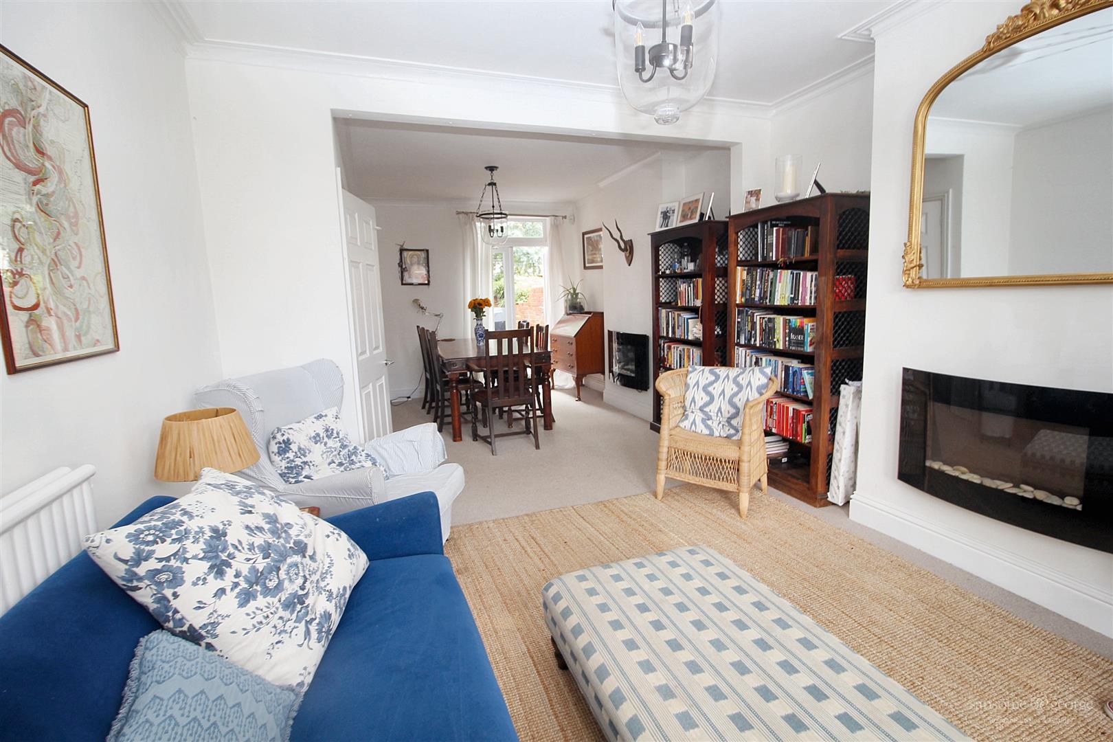 3 bed property in Grovelands Road, Reading